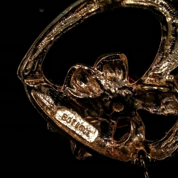 Gold open heart bow red rose brooch by Botique EVC 1.5” - Picture 3 of 4